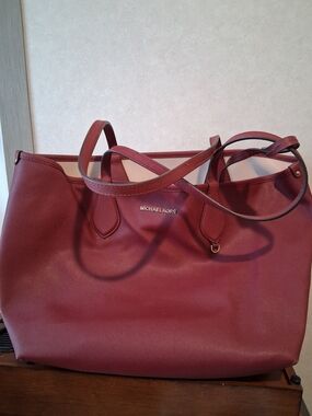 Michael Kors Burgundy Tote Bag - Classic Saffiano Leather With Attached Wallet